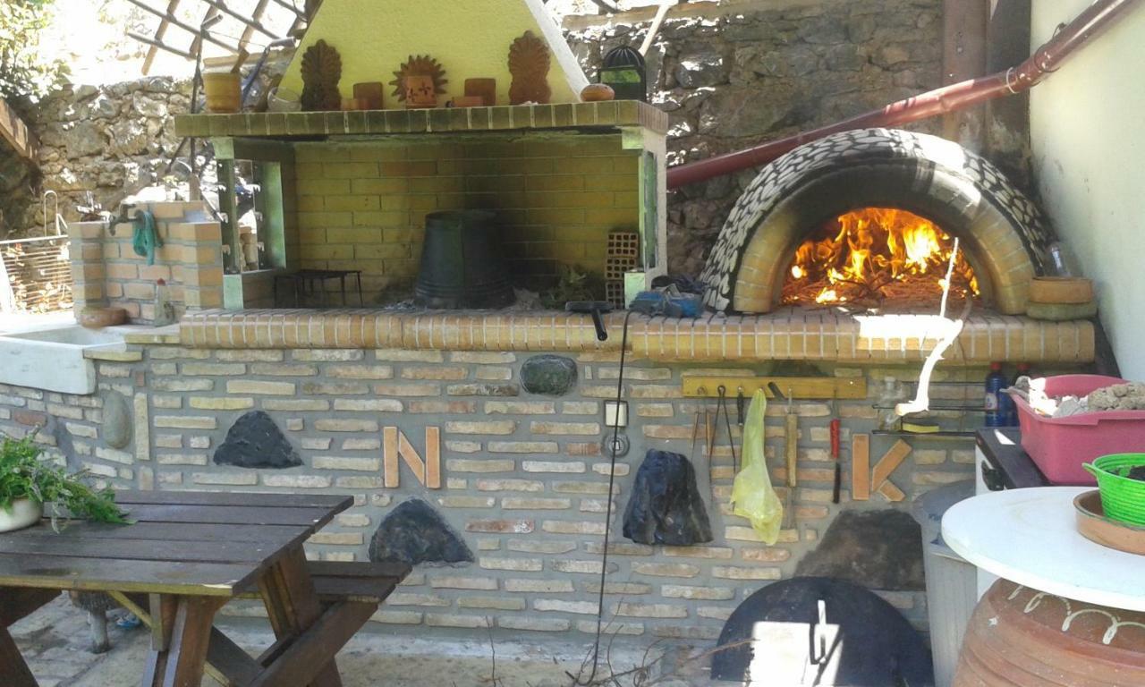Kalogirou Stone House Apartment Limnionas  Bagian luar foto